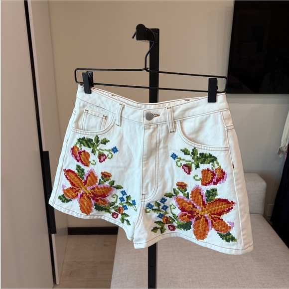 Farm Rio: Floral Embroidered Shorts - Picture 5 of 13